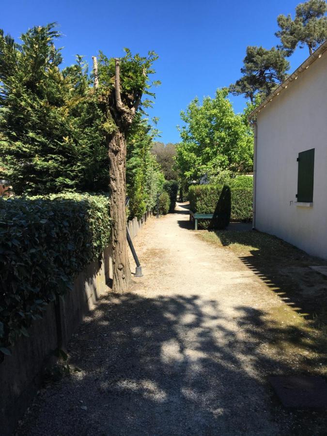 Les Pins Ensoleilles Apartment Saint-Georges-de-Didonne Exterior photo